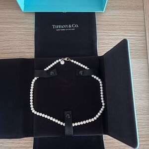 Tiffany & Co. Elegant White Pearl Necklace